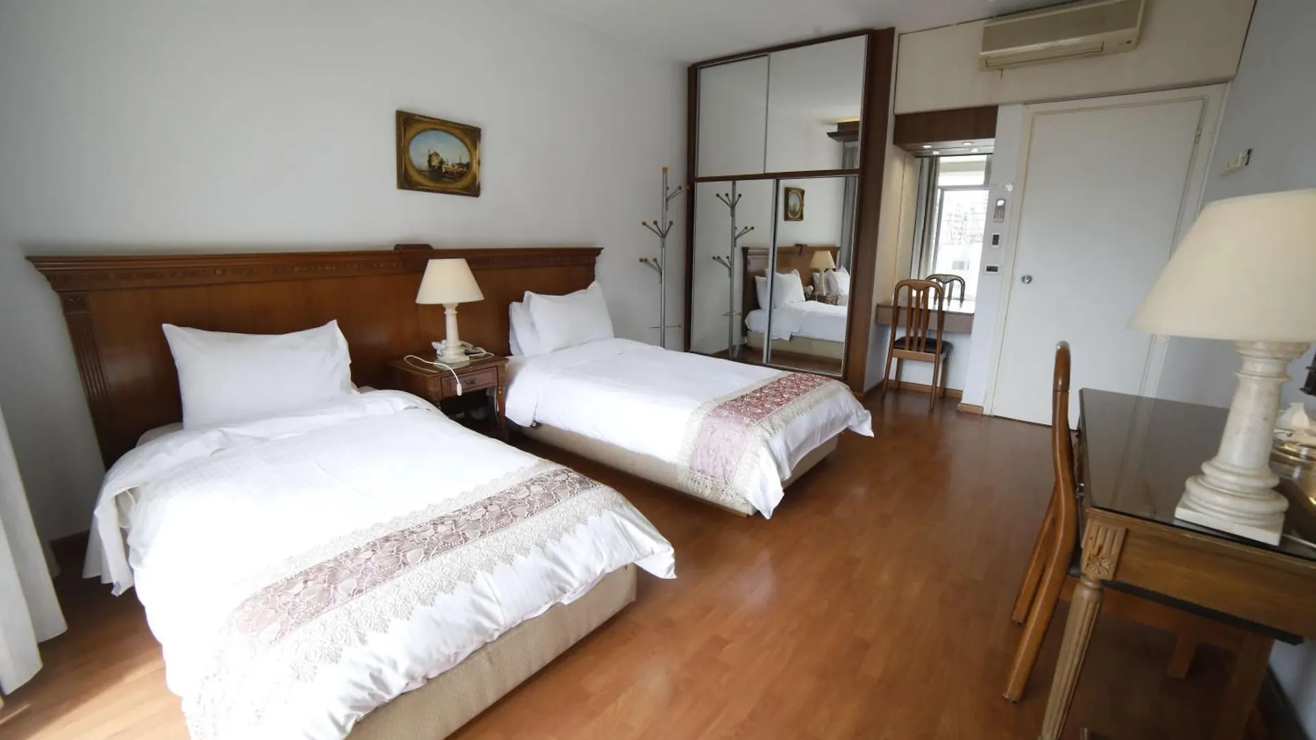 فندق Holiday Home Suites بيروت