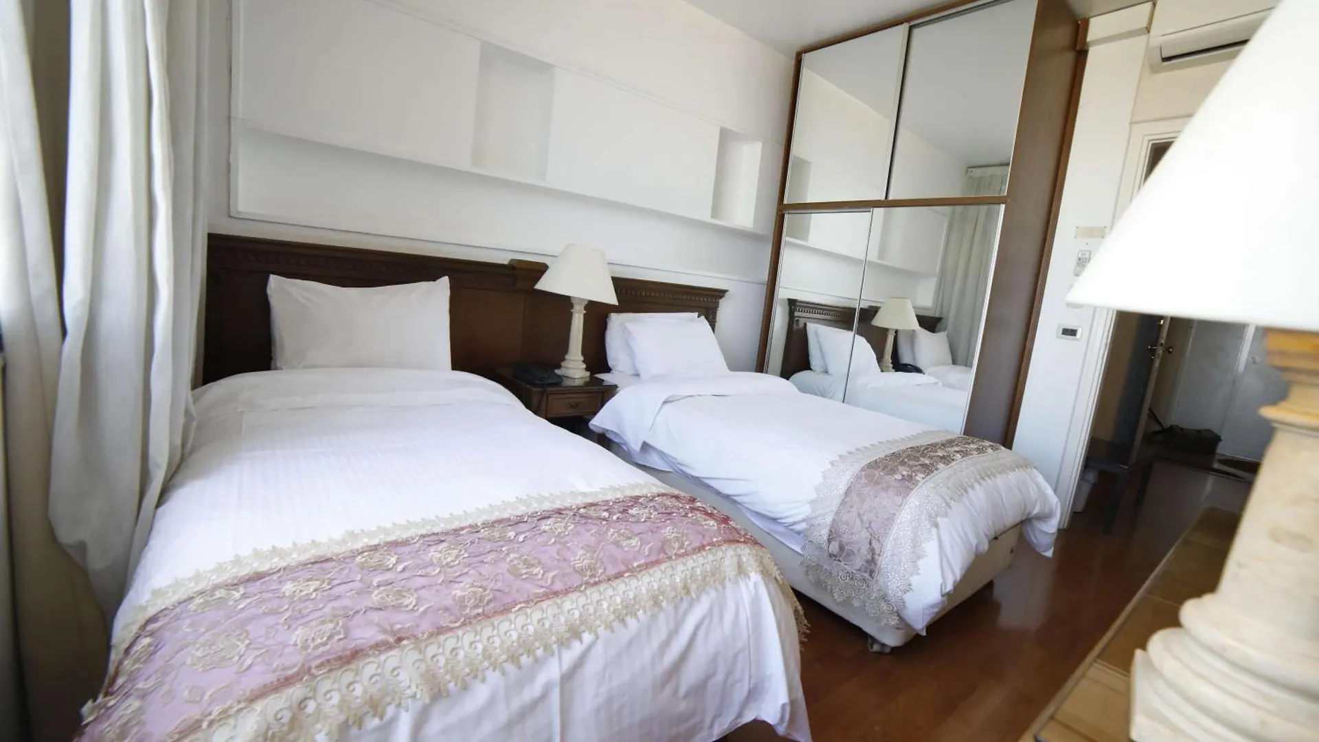 Holiday Home Suites بيروت لبنان