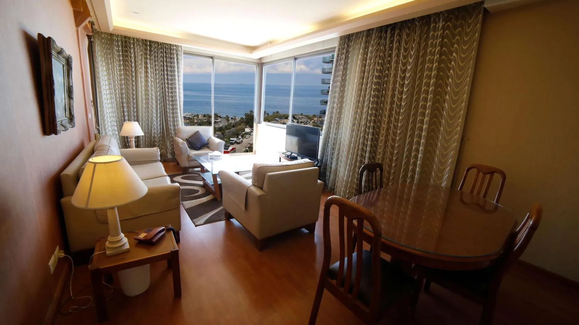 Holiday Home Suites بيروت فندق