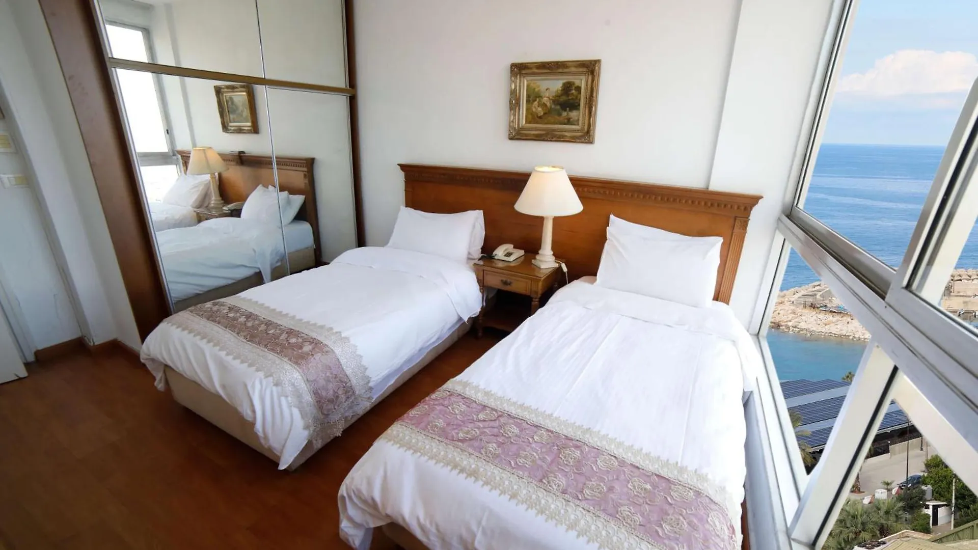 **** فندق Holiday Home Suites بيروت لبنان