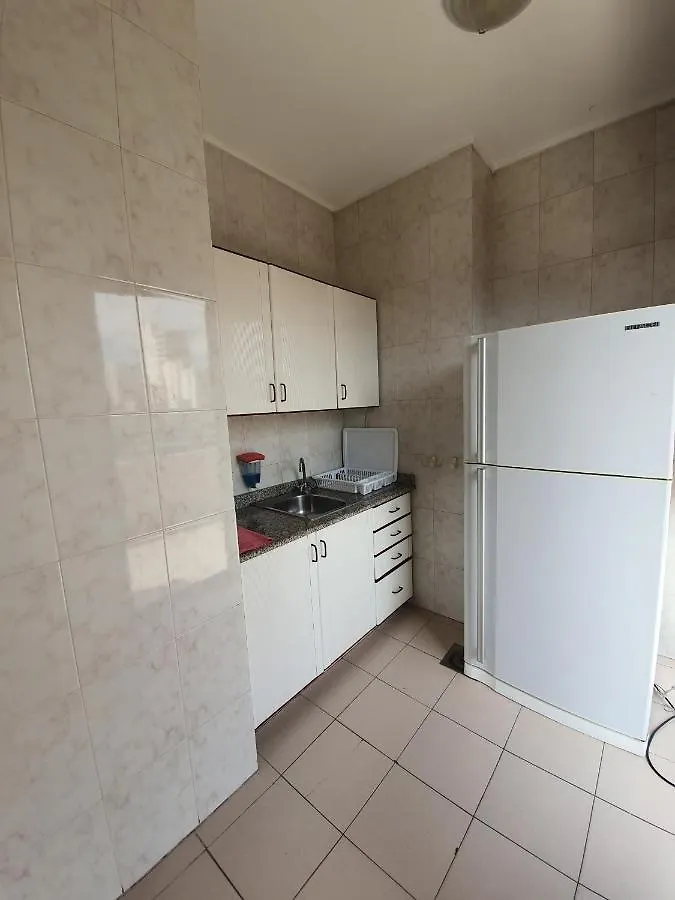 Holiday Home Suites بيروت 4*,