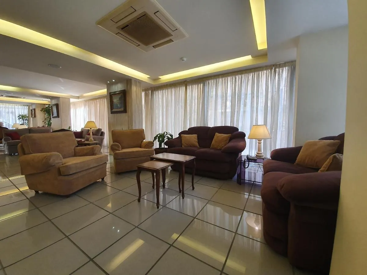 Holiday Home Suites بيروت 4*,  لبنان