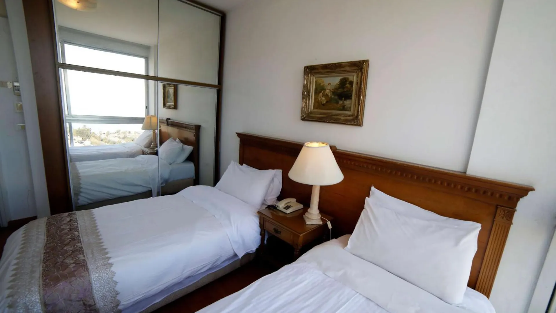 Holiday Home Suites Beirut 4*,  Lebanon