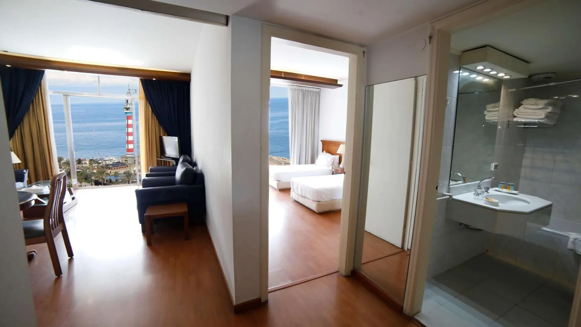 Holiday Home Suites بيروت 4*,