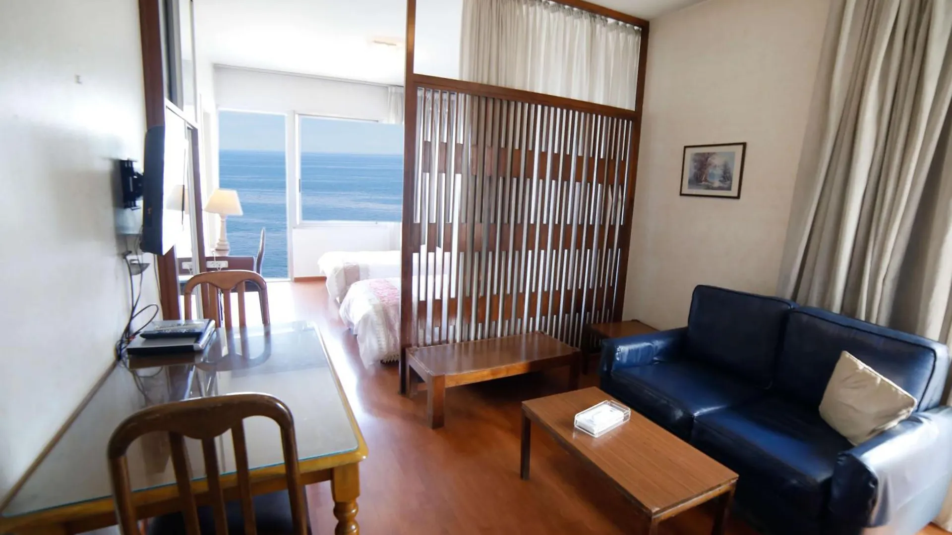 ホテル Holiday Home Suites ベイルート